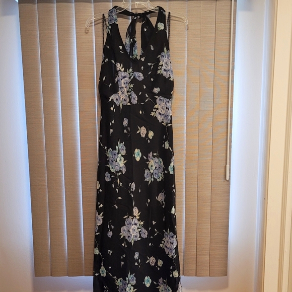VGC/ Steppin Out Halter Dress - Picture 1 of 6
